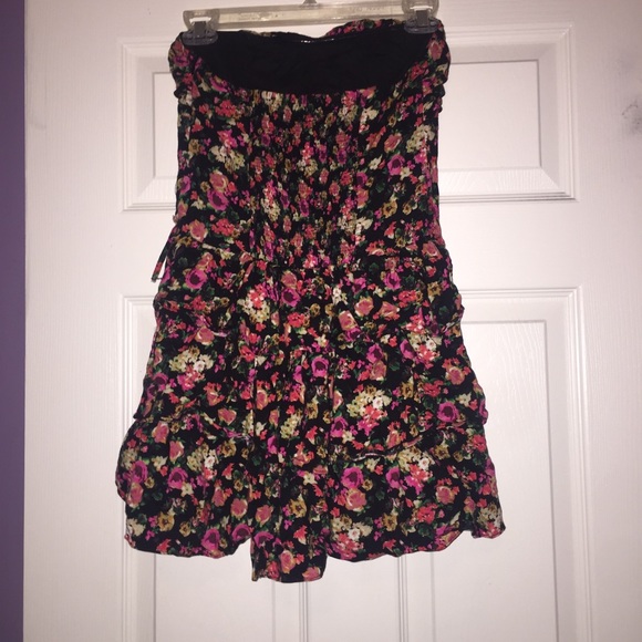 F21 Strapless Ruffled Dress - Picture 5 of 5